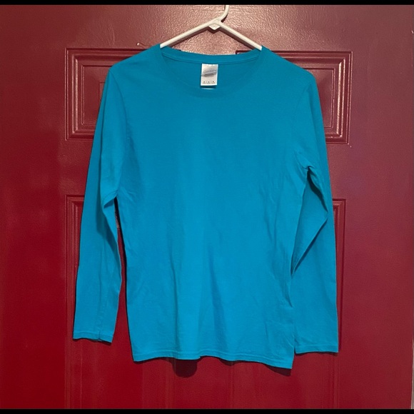 Gildan Tops - GILDAN Heavy Cotton Unisex Long Sleeve T-Shirt Size Medium